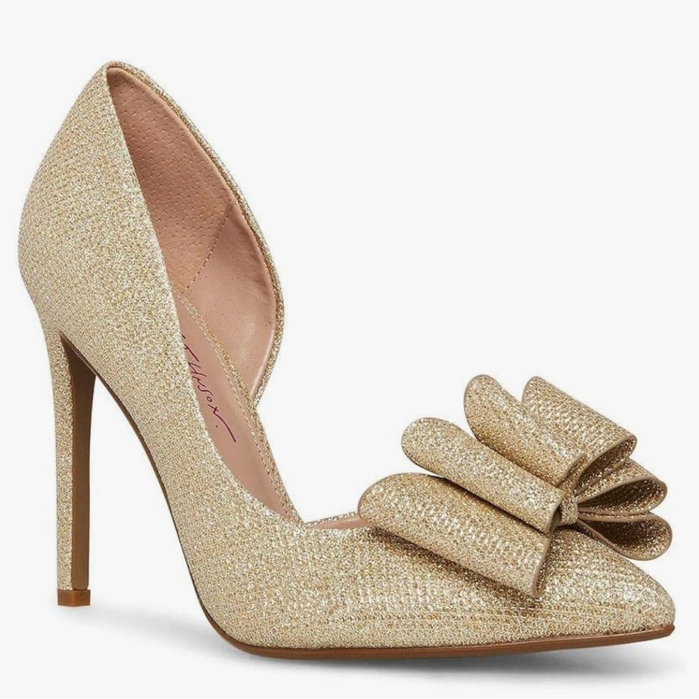 Betsey Johnson PARISSS Gold Glitter Pump Size 8
